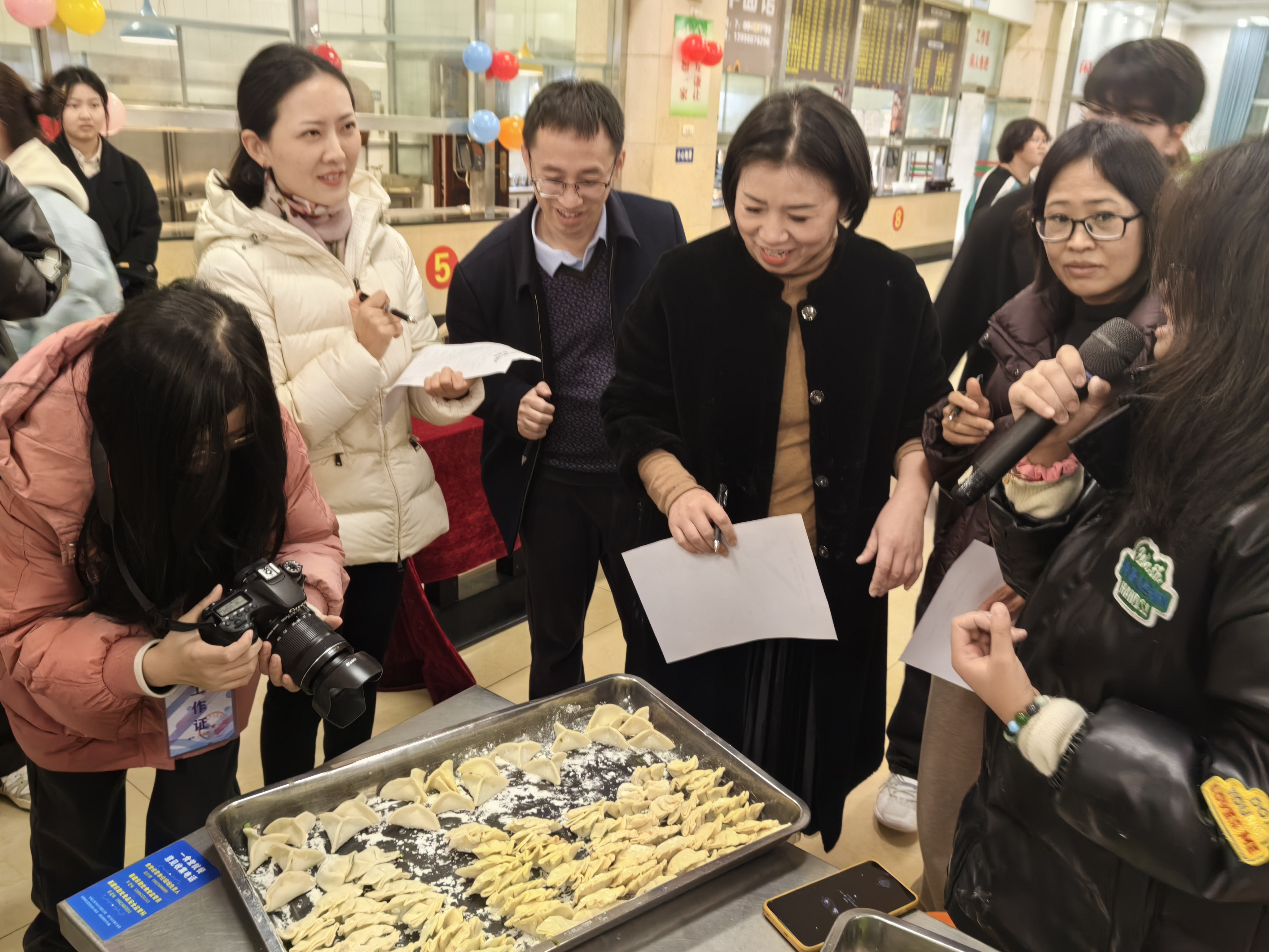 xGQA_1735008803567021362.jpg xGQA_1735008803567021362.jpg